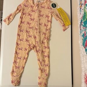 NWT Tullabee Baby Pink Candy Cane Bow Christmas Zippy Pajamas 9-12 months
